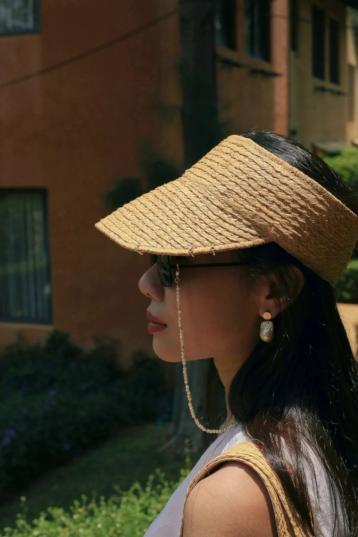 Natural raffia Socco cap with rings